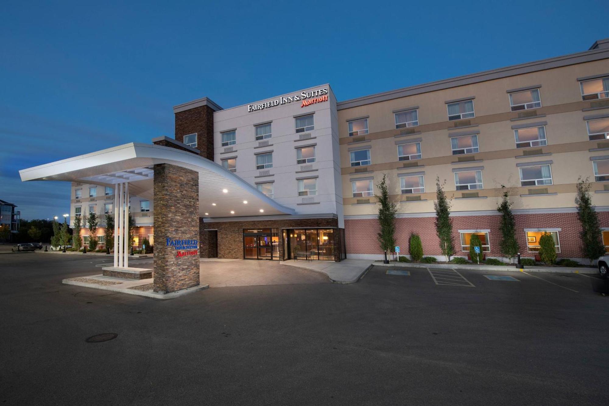 Fairfield Inn & Suites By Marriott Edmonton North Exterior photo